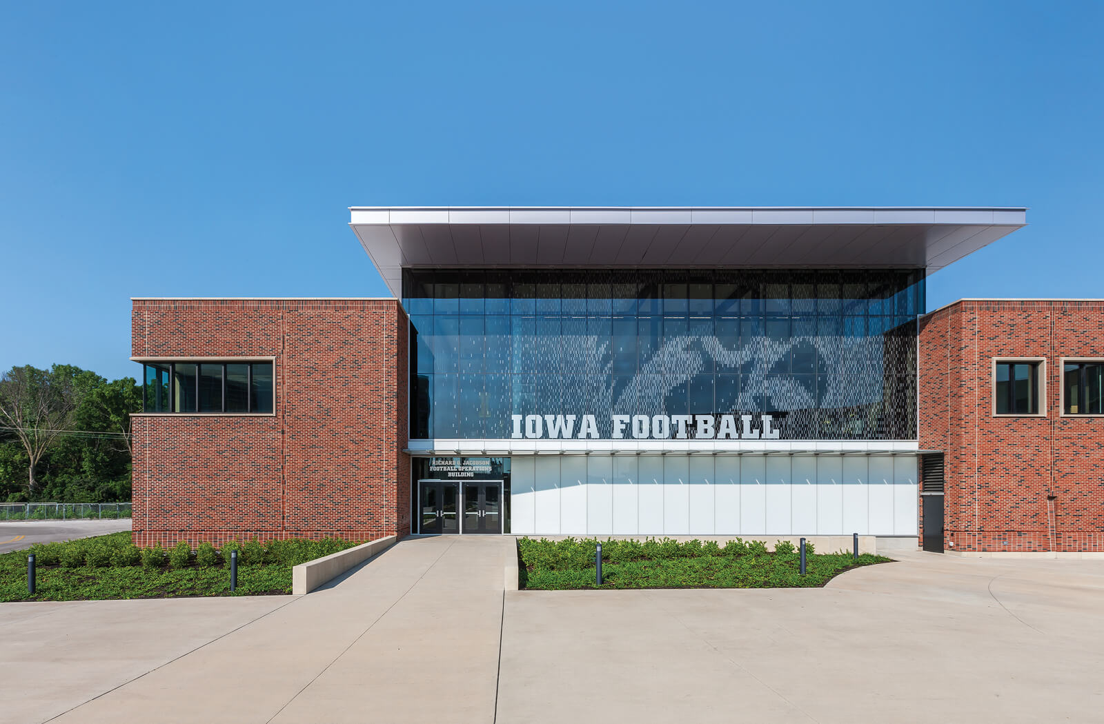 University of Iowa | Hansen Football Performance Center / substance architecture